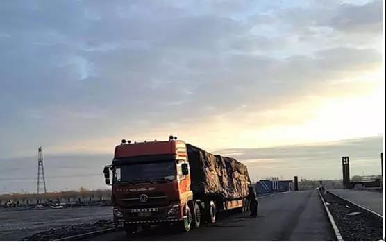 紫電公司售后人員飛越千里為客戶提供售后服務(wù) 紫電公司售后人員飛越千里為客戶提供售后服務(wù)