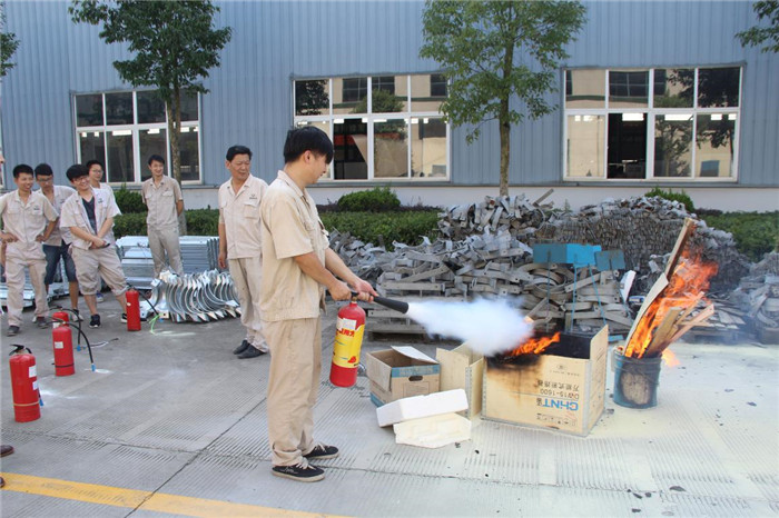 紫電公司開展“質(zhì)量月”系列活動(dòng) 紫電公司開展“質(zhì)量月”系列活動(dòng)