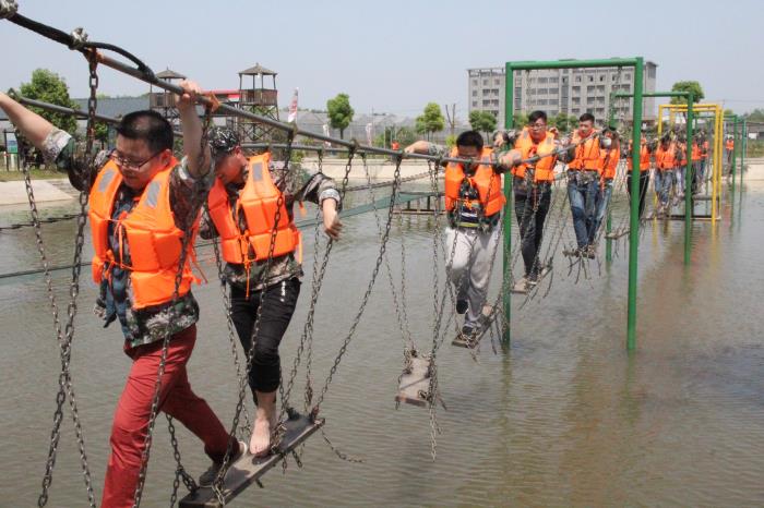 紫電因我而精彩 —紫電公司“5.4”青年員工拓展活動(dòng) 紫電因我而精彩 —紫電公司“5.4”青年員工拓展活動(dòng)