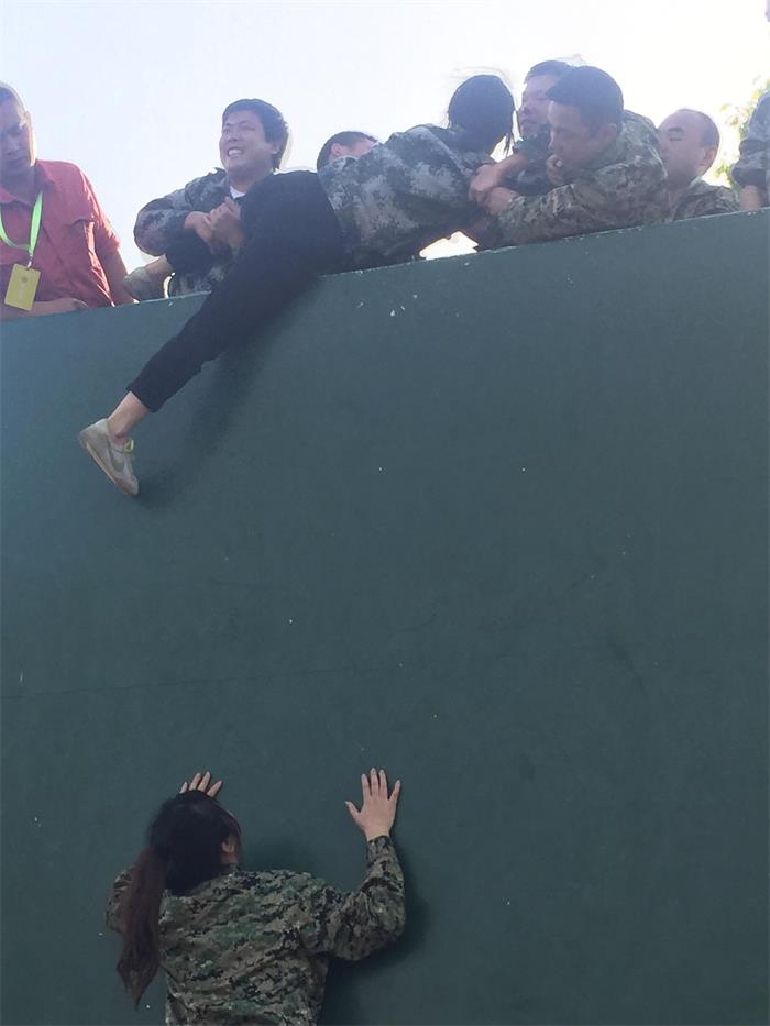 紫電因我而精彩 —紫電公司“5.4”青年員工拓展活動(dòng) 紫電因我而精彩 —紫電公司“5.4”青年員工拓展活動(dòng)