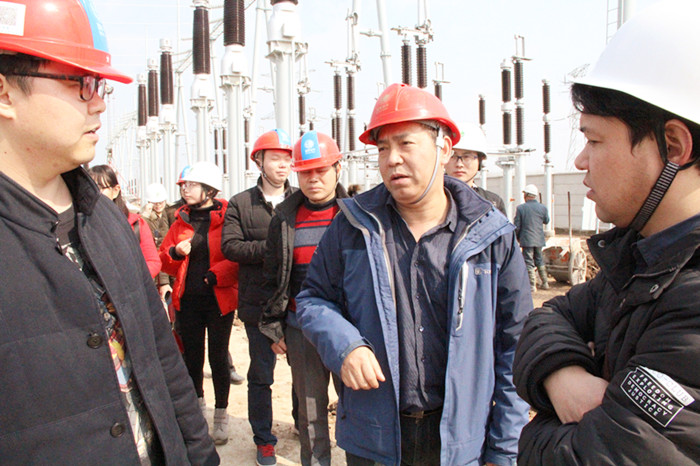 紫電公司組織員工參觀學(xué)習(xí)江陵郝穴220KV變電站 紫電公司組織員工參觀學(xué)習(xí)江陵郝穴220KV變電站