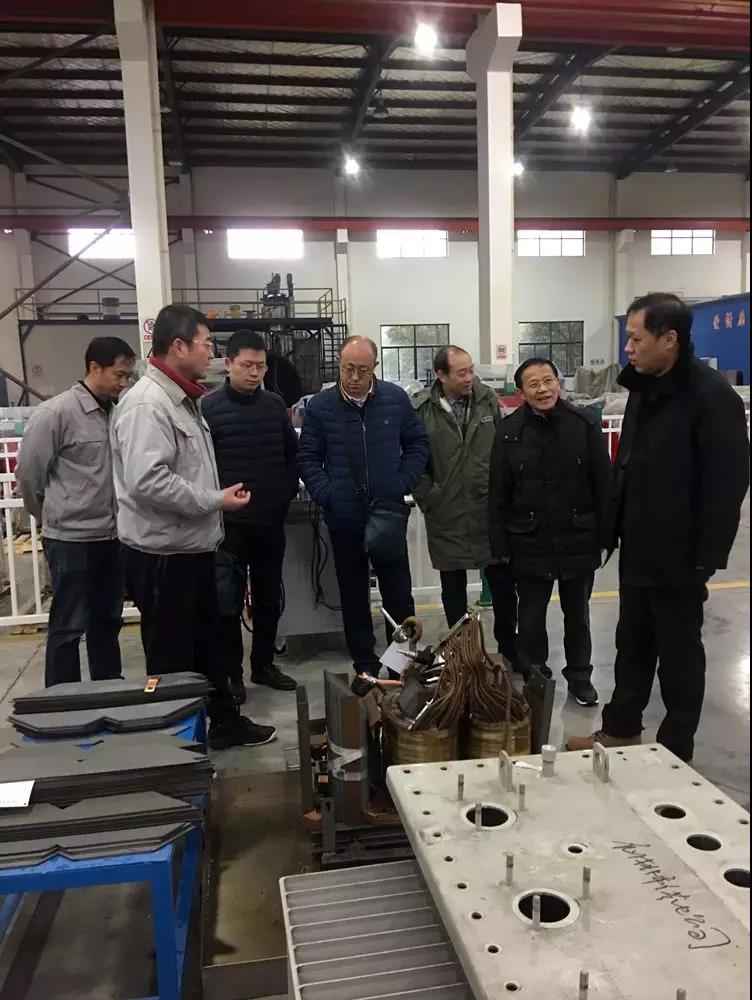 國(guó)網(wǎng)湖北省電力有限公司運(yùn)維檢修部領(lǐng)導(dǎo)到紫電公司進(jìn)行調(diào)研 國(guó)網(wǎng)湖北省電力有限公司運(yùn)維檢修部領(lǐng)導(dǎo)到紫電公司進(jìn)行調(diào)研