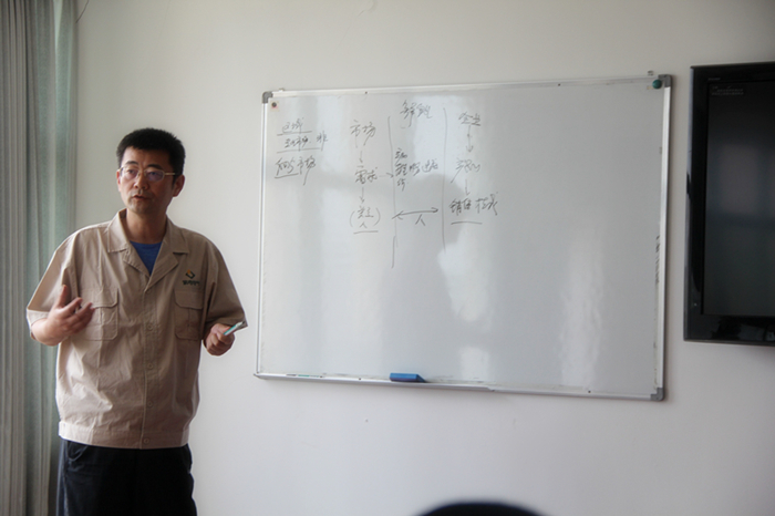 (紫電公司培訓(xùn)工作有序開展 總經(jīng)理童學(xué)軍親自授課) (紫電公司培訓(xùn)工作有序開展 總經(jīng)理童學(xué)軍親自授課)