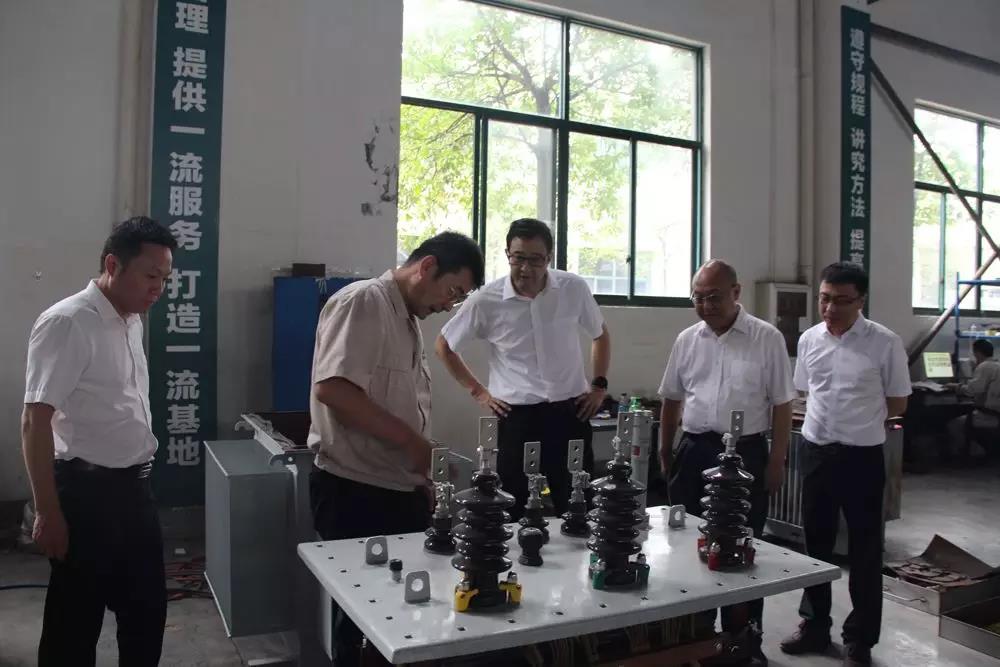 國網(wǎng)湖北省電力有限公司侯春到紫電公司調研指導工作 國網(wǎng)湖北省電力有限公司侯春到紫電公司調研指導工作